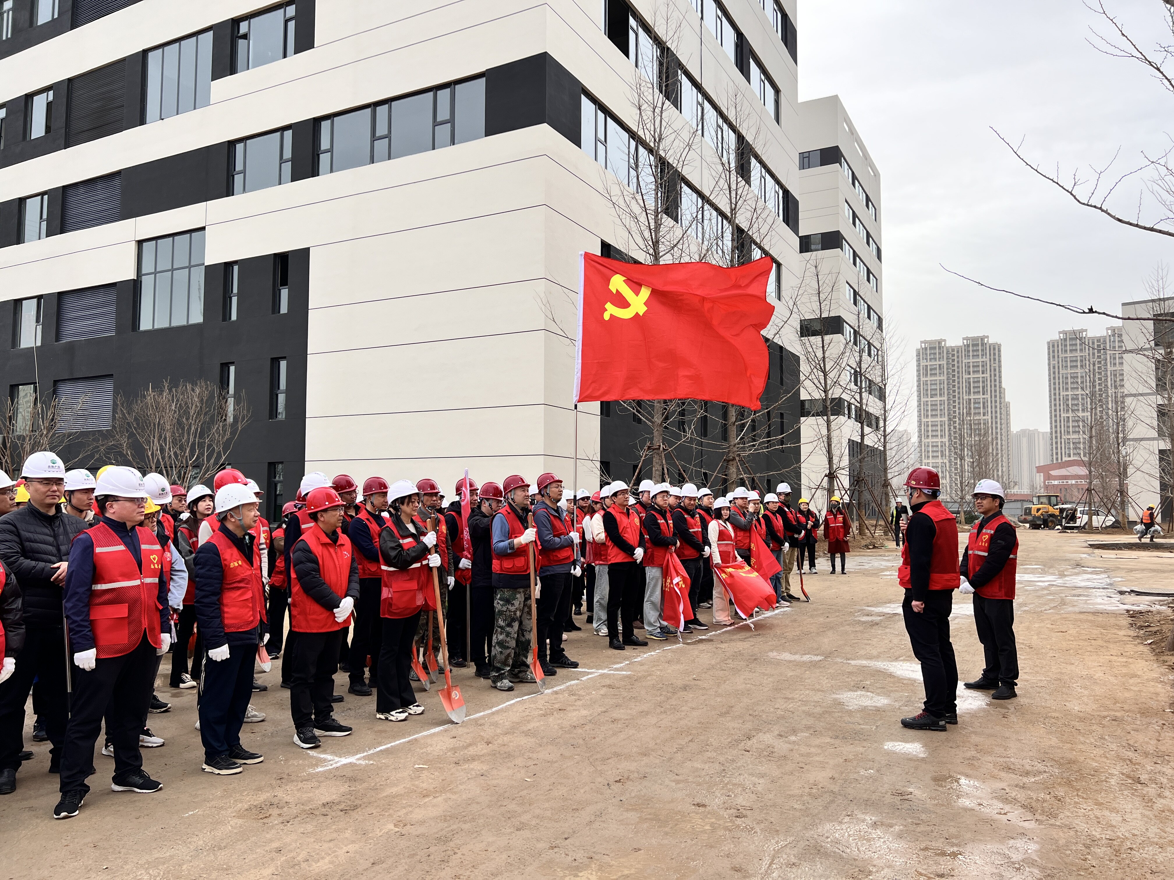 党建引领 绿动未来| 捕鱼游戏平台
高新城联合党支部开展“绿满高新”植绿护绿主题党日活动 党建引领 绿动未来| 捕鱼游戏平台
高新城联合党支部开展“绿满高新”植绿护绿主题党日活动