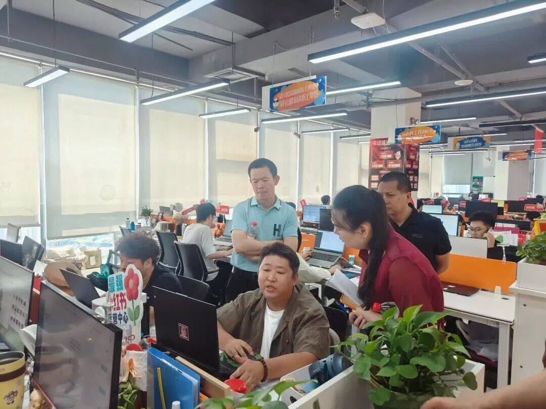 参观企业.jpg